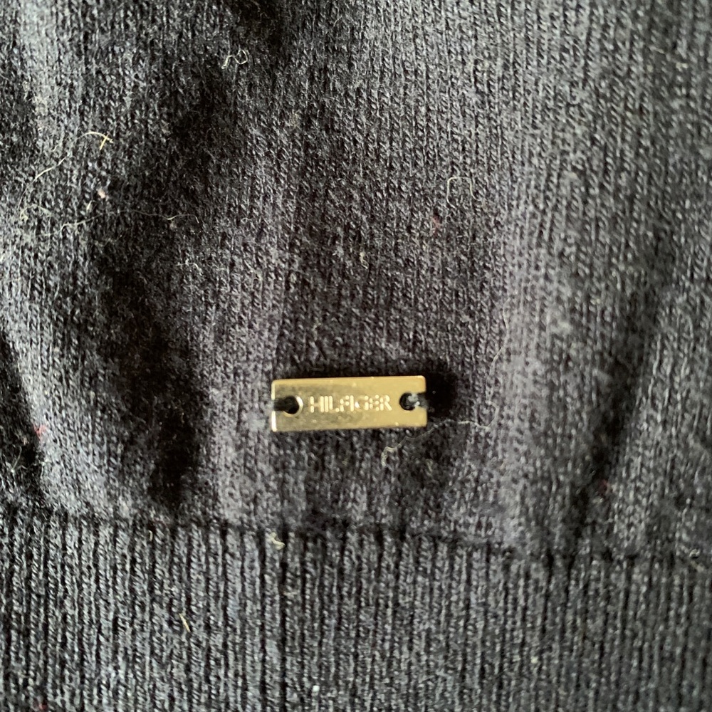 Tommy Hilfiger top - Picture 4 of 5